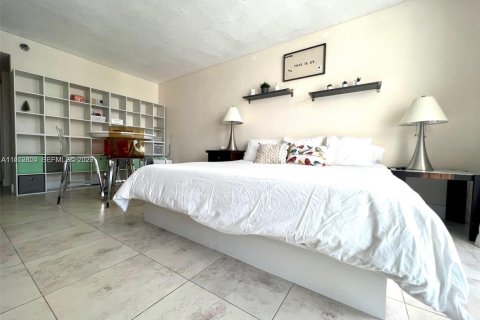 Купить кондоминиум в Санни-Айлс-Бич, Флорида 33.44м2, № 2008601 - фото 6