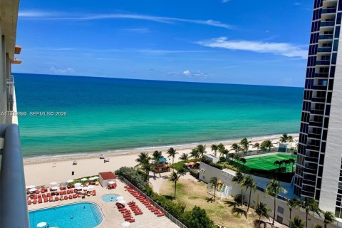 Купить кондоминиум в Санни-Айлс-Бич, Флорида 33.44м2, № 2008601 - фото 13