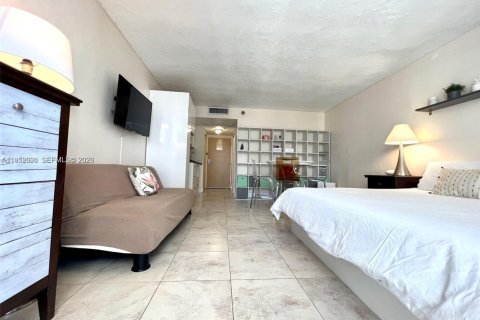 Купить кондоминиум в Санни-Айлс-Бич, Флорида 33.44м2, № 2008601 - фото 16