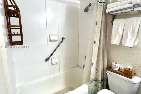 Купить кондоминиум в Санни-Айлс-Бич, Флорида 33.44м2, № 2008601 - фото 25