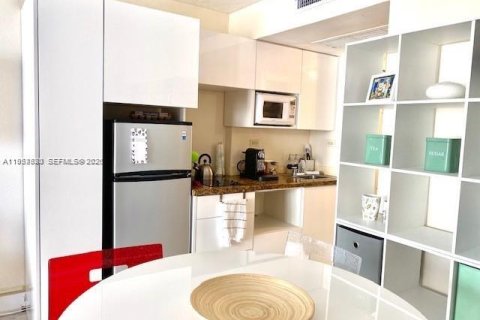 Купить кондоминиум в Санни-Айлс-Бич, Флорида 33.44м2, № 2008601 - фото 4