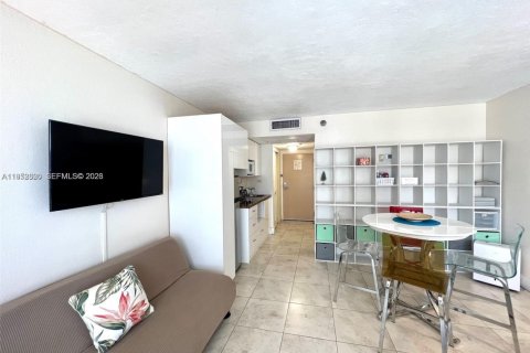 Купить кондоминиум в Санни-Айлс-Бич, Флорида 33.44м2, № 2008601 - фото 24