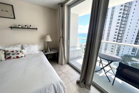 Купить кондоминиум в Санни-Айлс-Бич, Флорида 33.44м2, № 2008601 - фото 12