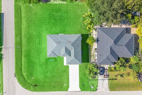 Casa en venta en Lehigh Acres, Florida, 3 dormitorios, 126.16 m2 № 1976293 - foto 2