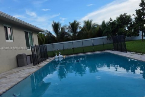 Casa en venta en Homestead, Florida, 3 dormitorios, 154.5 m2 № 1982341 - foto 4