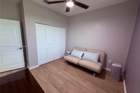 Casa en venta en Homestead, Florida, 3 dormitorios, 154.5 m2 № 1982341 - foto 25