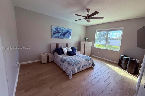 Casa en venta en Homestead, Florida, 3 dormitorios, 154.5 m2 № 1982341 - foto 15