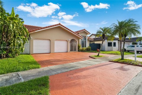 Villa ou maison à vendre à Miami, Floride: 3 chambres, 154.59 m2 № 2426240 - photo 6