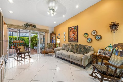 Villa ou maison à vendre à Miami, Floride: 3 chambres, 154.59 m2 № 2426240 - photo 19
