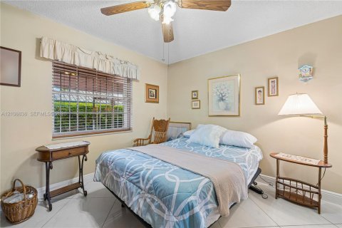 Villa ou maison à vendre à Miami, Floride: 3 chambres, 154.59 m2 № 2426240 - photo 22