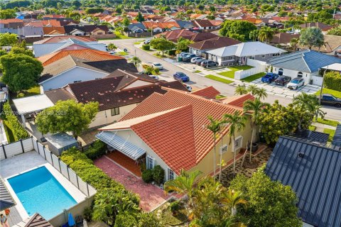 Villa ou maison à vendre à Miami, Floride: 3 chambres, 154.59 m2 № 2426240 - photo 4
