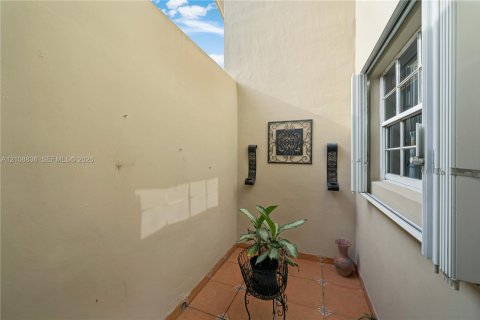 Villa ou maison à vendre à Miami, Floride: 3 chambres, 154.59 m2 № 2426240 - photo 30