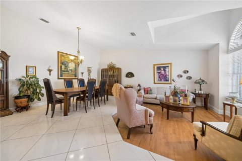 Villa ou maison à vendre à Miami, Floride: 3 chambres, 154.59 m2 № 2426240 - photo 11