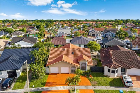 Villa ou maison à vendre à Miami, Floride: 3 chambres, 154.59 m2 № 2426240 - photo 3