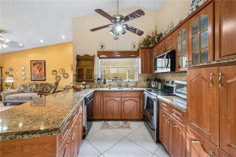 Villa ou maison à vendre à Miami, Floride: 3 chambres, 154.59 m2 № 2426240 - photo 15