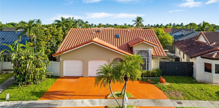 Villa ou maison à Miami, Floride 3 chambres, 154.59 m2 № 2426240
