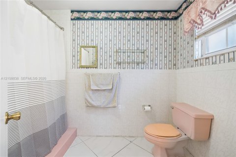 Villa ou maison à vendre à Miami, Floride: 3 chambres, 154.59 m2 № 2426240 - photo 26
