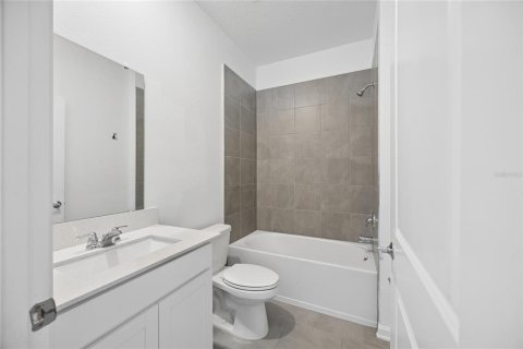 House in Davenport, Florida 3 bedrooms, 163.51 sq.m. № 2206639 - photo 16