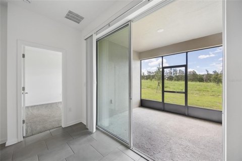 House in Davenport, Florida 3 bedrooms, 163.51 sq.m. № 2206639 - photo 19