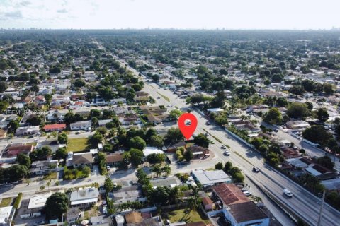 Купить коммерческую недвижимость в Майами, Флорида 231.88м2, № 2020984 - фото 9