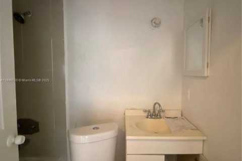 Купить таунхаус в Майами-Гарденс, Флорида 2 спальни, 100.33м2, № 1948691 - фото 10