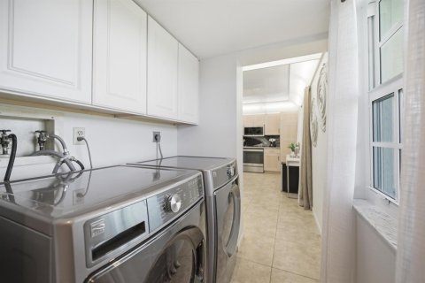 Купить кондоминиум в Помпано-Бич, Флорида 3 комнаты, 159.88м2, № 2246925 - фото 17