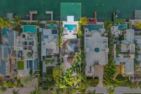 Casa en venta en Miami Beach, Florida, 5 dormitorios, 380.9 m2 № 2174661 - foto 21