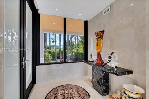 Casa en venta en Miami Beach, Florida, 5 dormitorios, 380.9 m2 № 2174661 - foto 25