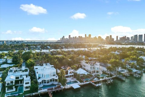 Casa en venta en Miami Beach, Florida, 5 dormitorios, 380.9 m2 № 2174661 - foto 13