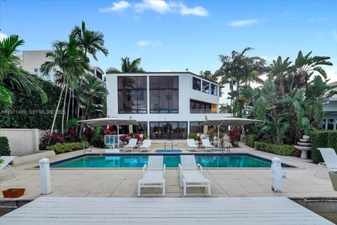 Casa en venta en Miami Beach, Florida, 5 dormitorios, 380.9 m2 № 2174661 - foto 5