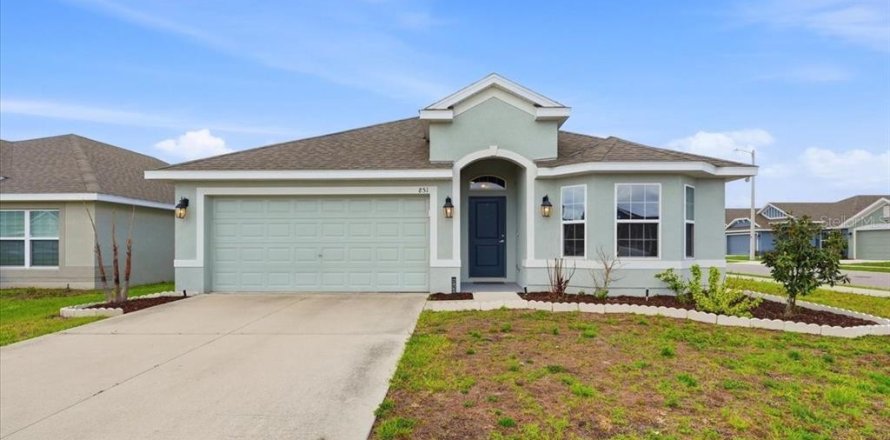 Casa en Winter Haven, Florida 3 dormitorios, 145.76 m2 № 2213004