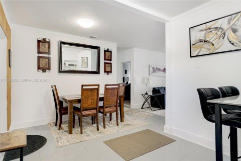 Casa en venta en Miami, Florida, 3 dormitorios, 108.23 m2 № 2058899 - foto 5