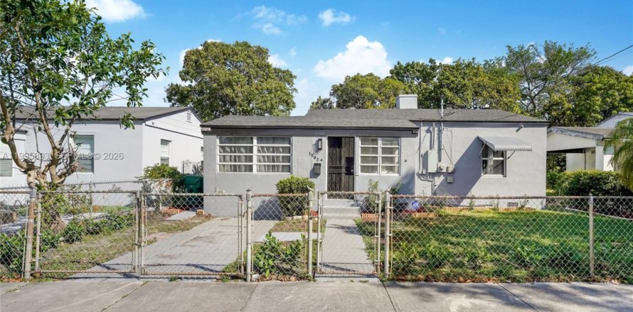 Casa en Miami, Florida 3 dormitorios, 108.23 m2 № 2058899