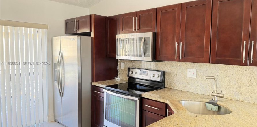 Condo à Hialeah, Floride, 2 chambres  № 1997536