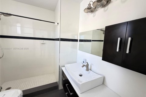 Copropriété à louer à Hialeah, Floride: 2 chambres, 91.97 m2 № 1997536 - photo 5