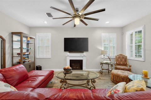 House in Apollo Beach, Florida 4 bedrooms, 271.74 sq.m. № 2113901 - photo 25