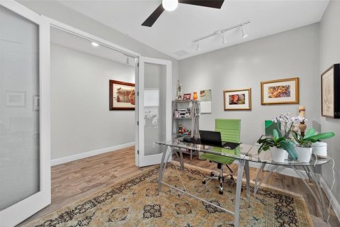 House in Apollo Beach, Florida 4 bedrooms, 271.74 sq.m. № 2113901 - photo 18