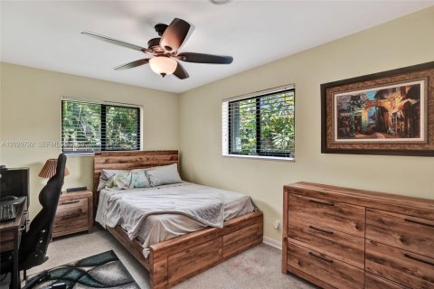 House in Plantation, Florida 4 bedrooms, 199.09 sq.m. № 2087000 - photo 29