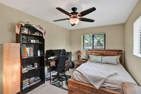 House in Plantation, Florida 4 bedrooms, 199.09 sq.m. № 2087000 - photo 30
