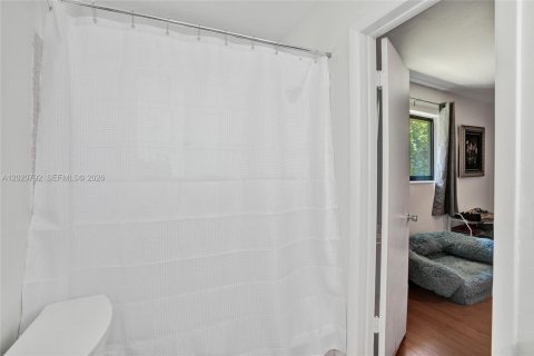 House in Plantation, Florida 4 bedrooms, 199.09 sq.m. № 2087000 - photo 28