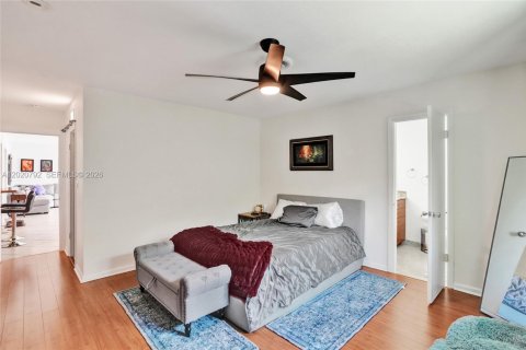 House in Plantation, Florida 4 bedrooms, 199.09 sq.m. № 2087000 - photo 24