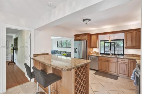 House in Plantation, Florida 4 bedrooms, 199.09 sq.m. № 2087000 - photo 14