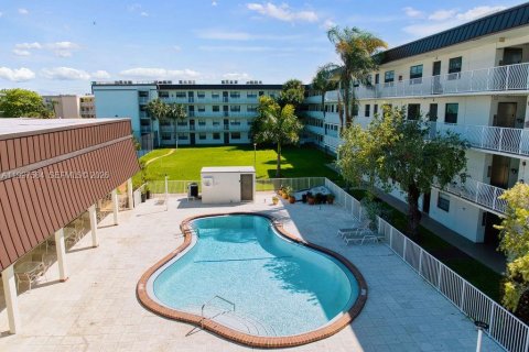 Copropriété à vendre à Dania Beach, Floride: 1 chambre, 71.35 m2 № 2089959 - photo 19
