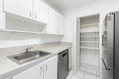 Copropriété à vendre à Dania Beach, Floride: 1 chambre, 71.35 m2 № 2089959 - photo 9
