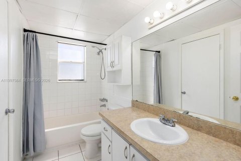 Copropriété à vendre à Dania Beach, Floride: 1 chambre, 71.35 m2 № 2089959 - photo 17