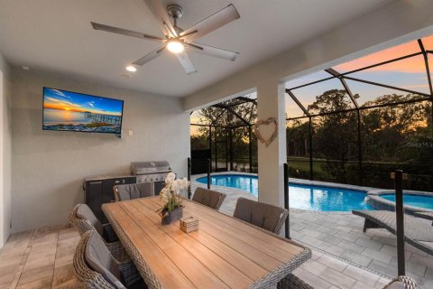 House in Sarasota, Florida 2 bedrooms, 213.49 sq.m. № 1585840 - photo 3