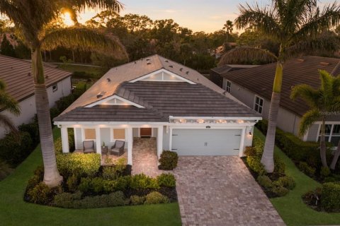 House in Sarasota, Florida 2 bedrooms, 213.49 sq.m. № 1585840 - photo 1