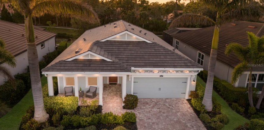 House in Sarasota, Florida 2 bedrooms, 213.49 sq.m. № 1585840