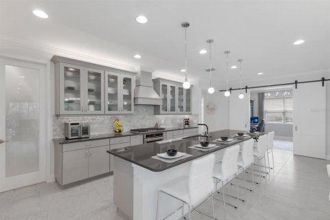 House in Sarasota, Florida 2 bedrooms, 213.49 sq.m. № 1585840 - photo 18