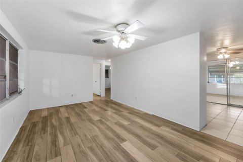 House in Holiday, Florida 2 bedrooms, 95.13 sq.m. № 1718979 - photo 12